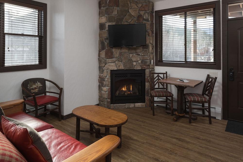 The Landing at Estes Park - Riverside Retreat photo 41