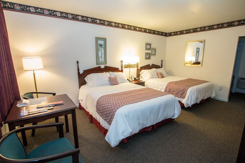 Chalet Motel Mequon photo 2