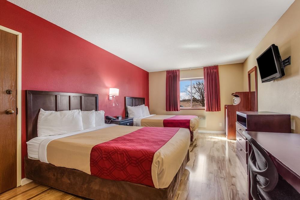 Econo Lodge Shelbyville photo 14