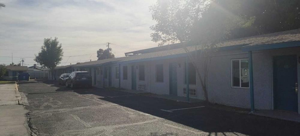 Motel 7 By Oyo Near Phoenix Airport photo 8