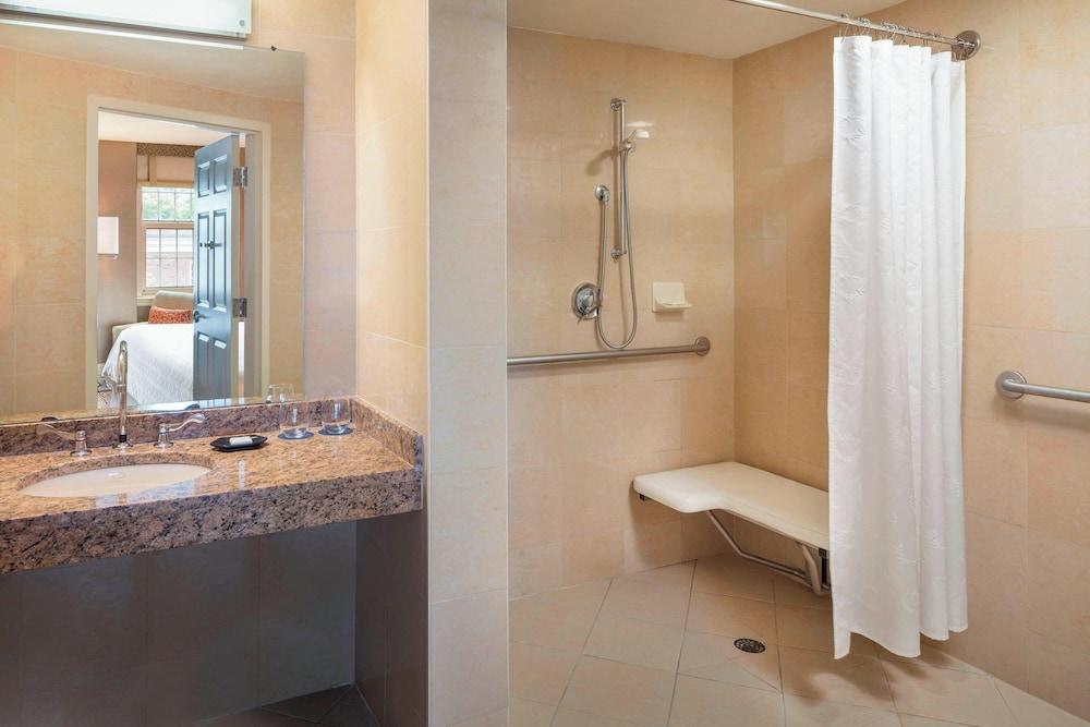 Sheraton Commander Hotel photo 57