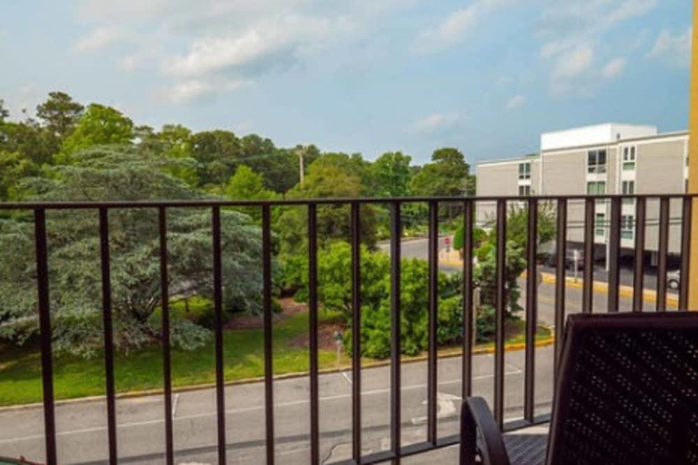 The Breakers Hotel & Suites photo 10