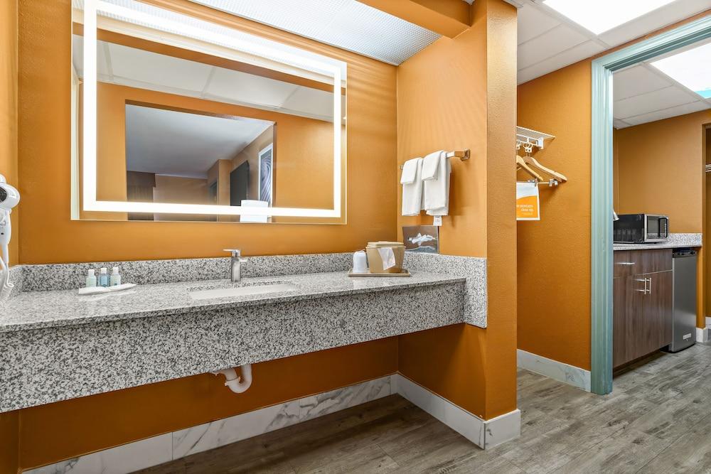Quality Inn & Suites Corinth West photo 45
