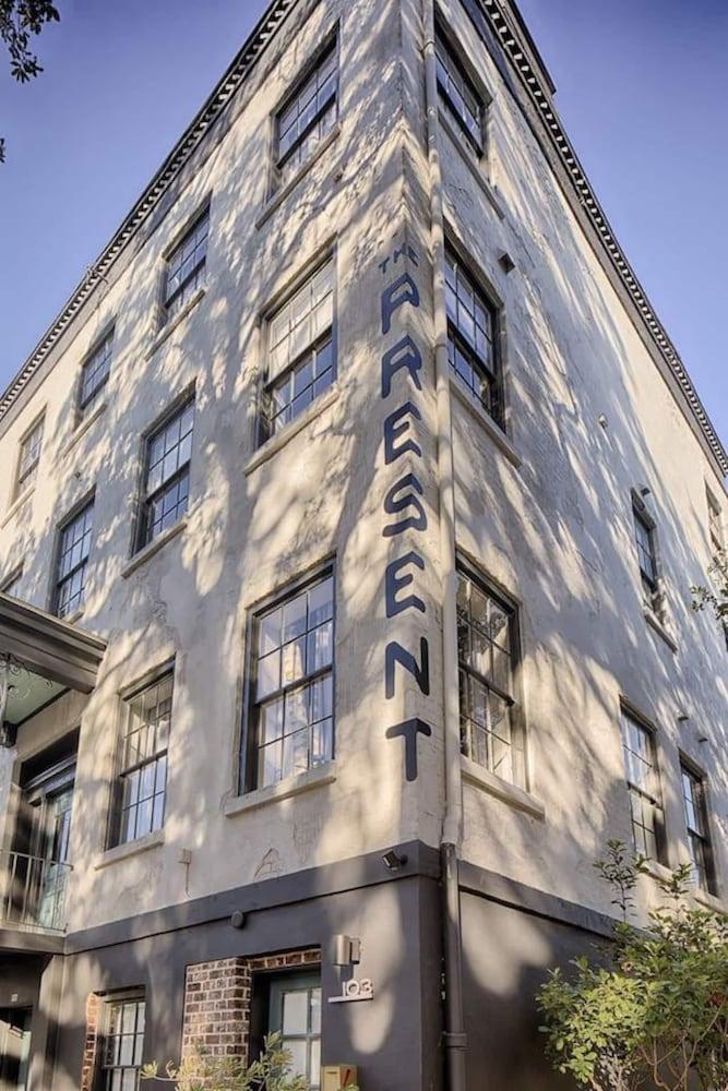 The Present Hotel photo 1