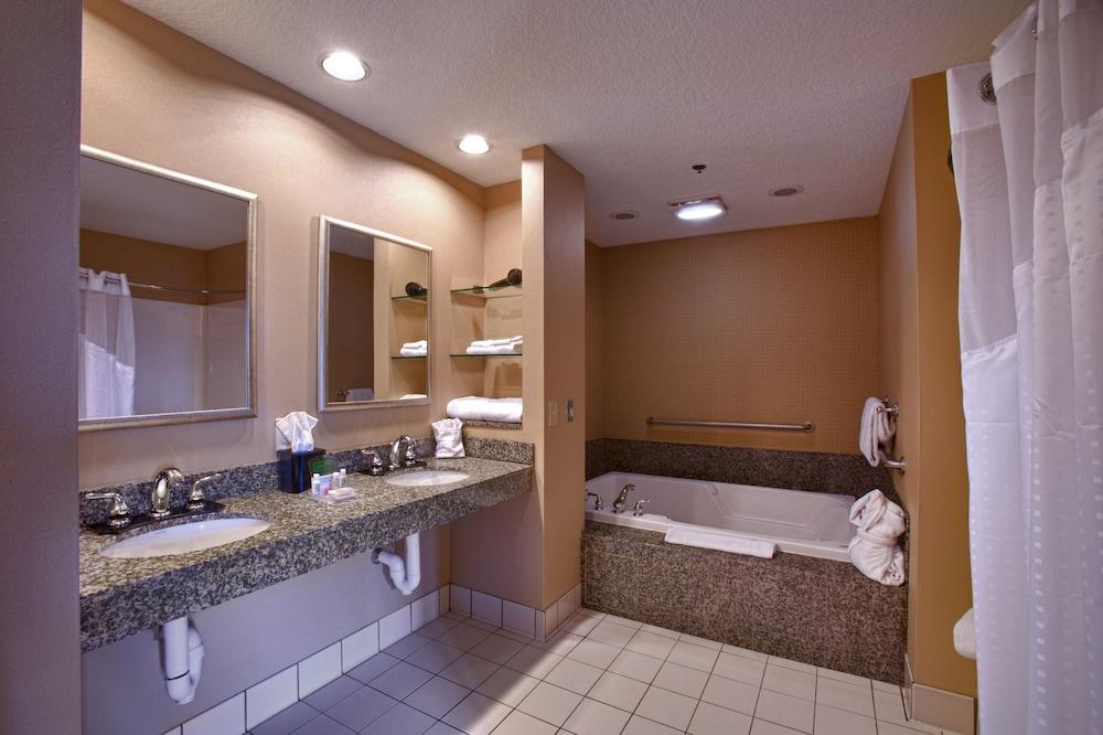 Holiday Inn Hotel & Suites St. Paul NE - Lake Elmo by IHG photo 23