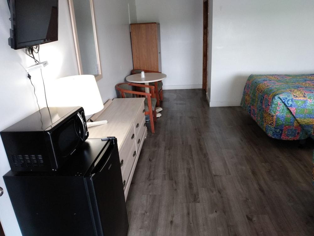 ELDORADO MOTEL photo 12