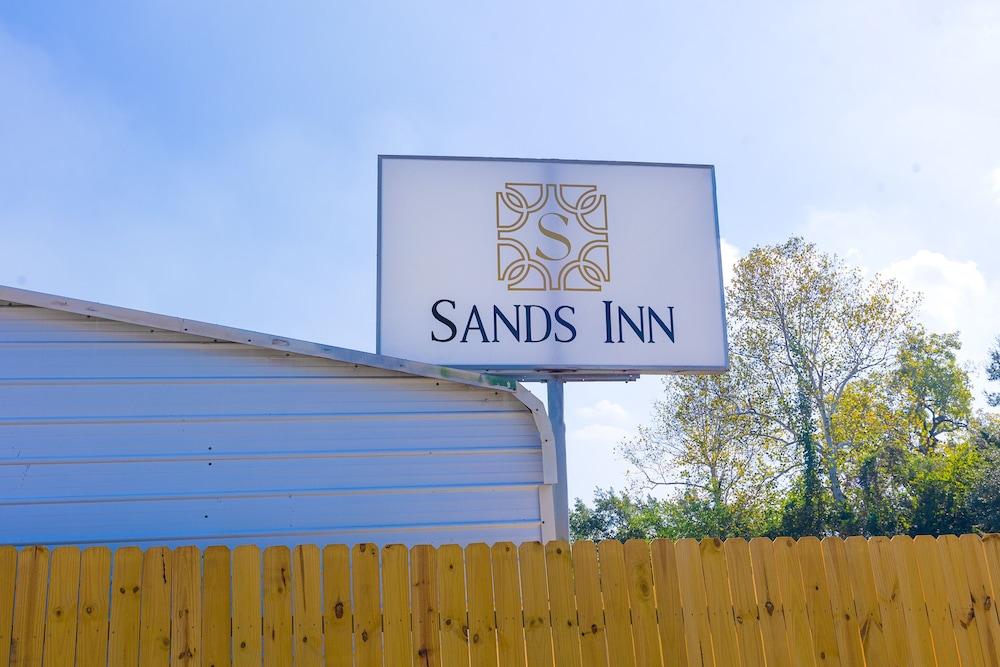 Sands Inn by OYO Winnie photo 8