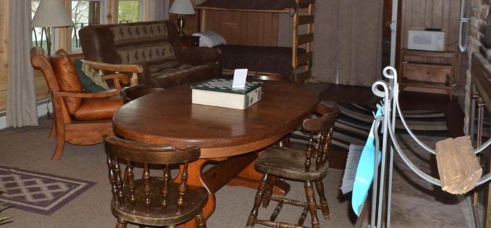 AJ's Lodge and Oven photo 27