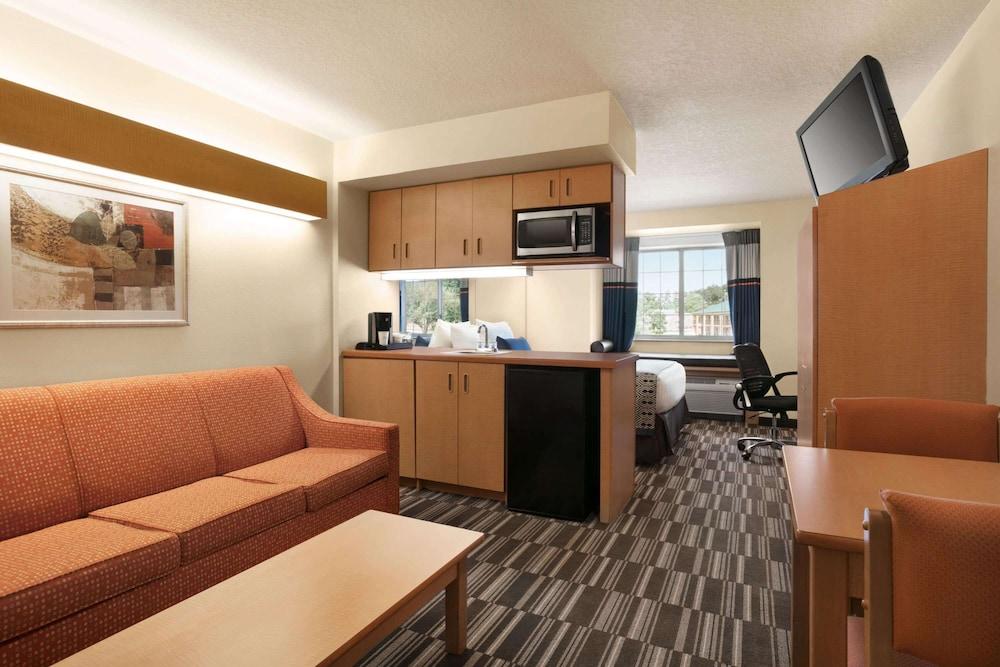 Microtel Inn & Suites by Wyndham Culpeper photo 7