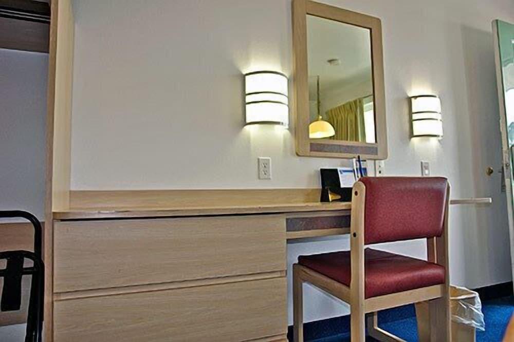 Motel 6 Portland, OR - Downtown photo 3