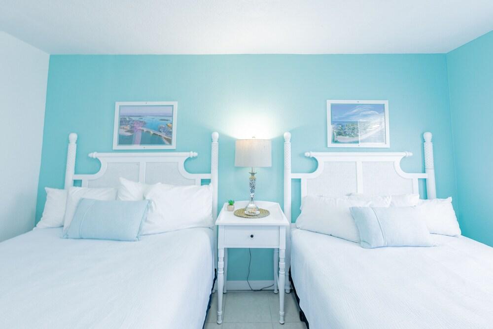 Cabanas of Treasure Island photo 10