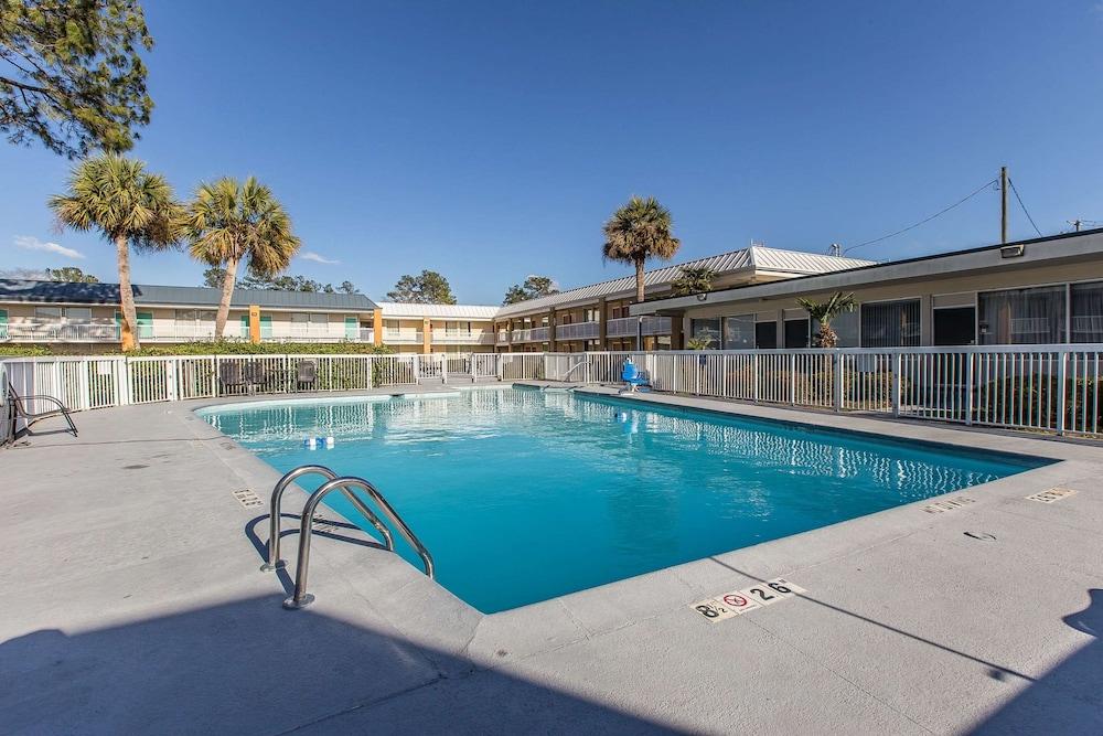 Econo Lodge Thomasville photo 44