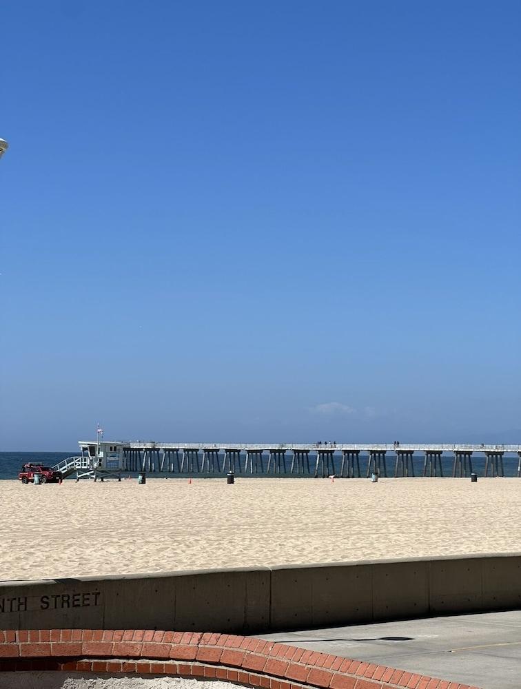 The Vurpillat Beachfront Hotel photo 86