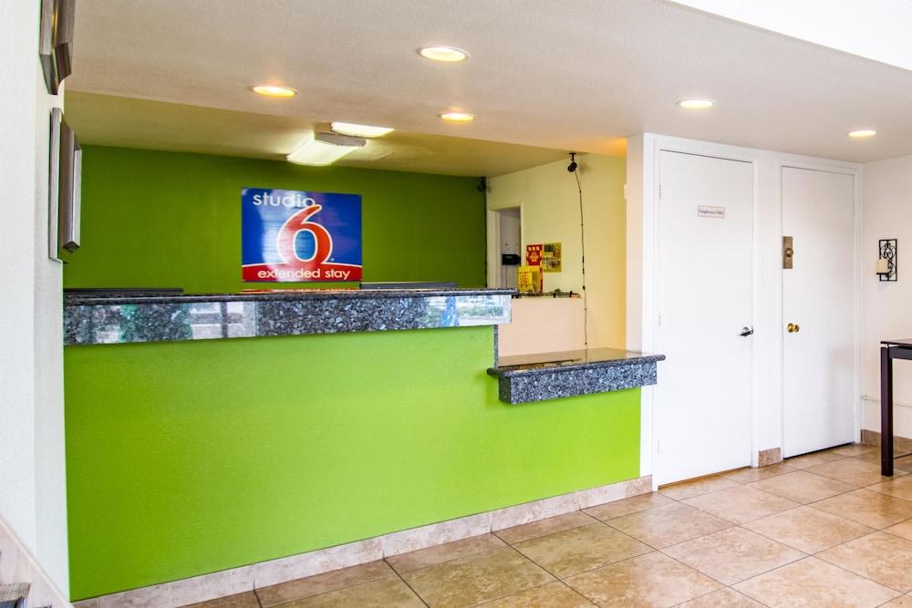Studio 6 Cypress, CA photo 9