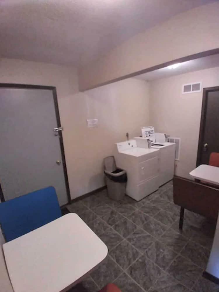 OYO Sandman Inn photo 13