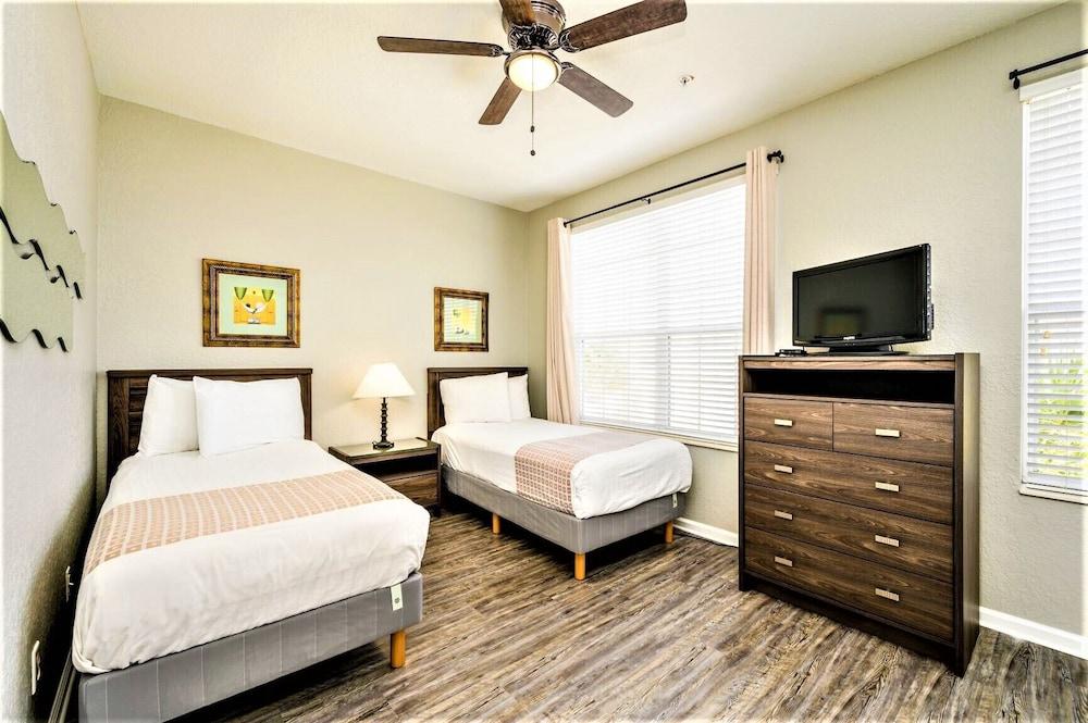 Vista Cay Resort by Millenium at Universal Blvd photo 10