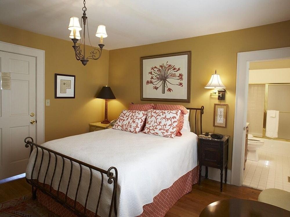 Smithfield Inn photo 8