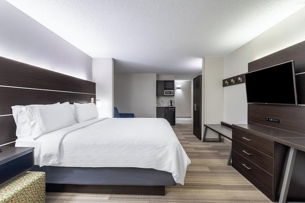 Holiday Inn Express & Suites Vadnais Heights by IHG photo 34