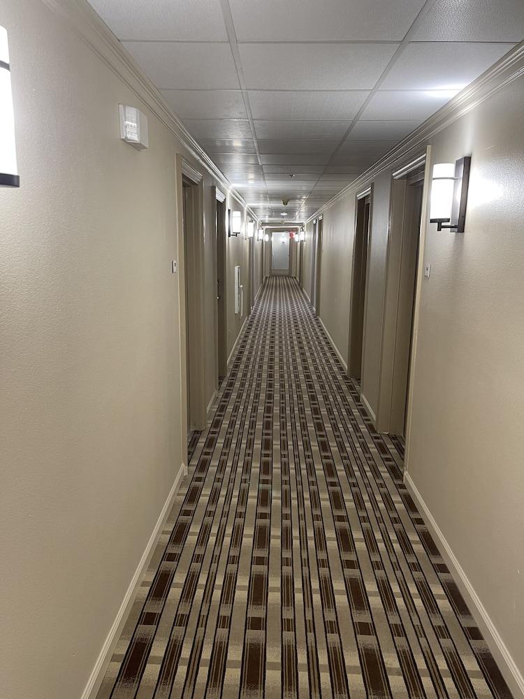 Quality Inn & Suites New Hartford - Utica photo 9