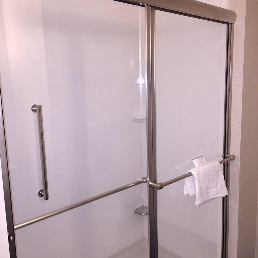 Hampton Inn & Suites Stroudsburg Pocono Mountains photo 22