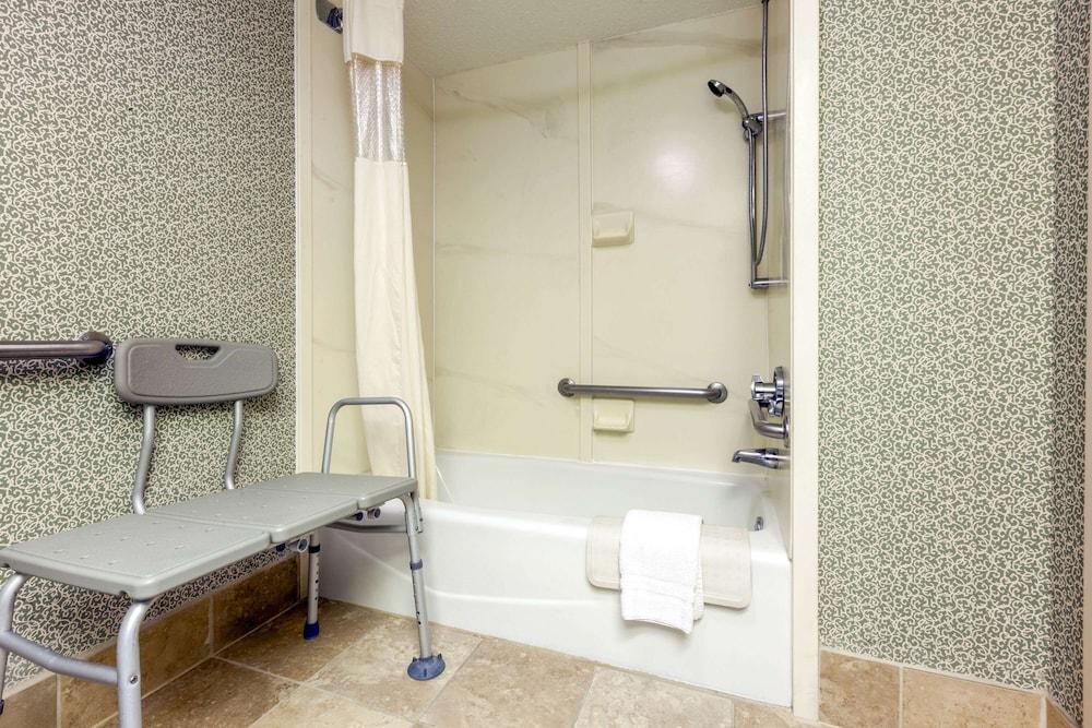 Baymont by Wyndham Amarillo East photo 7
