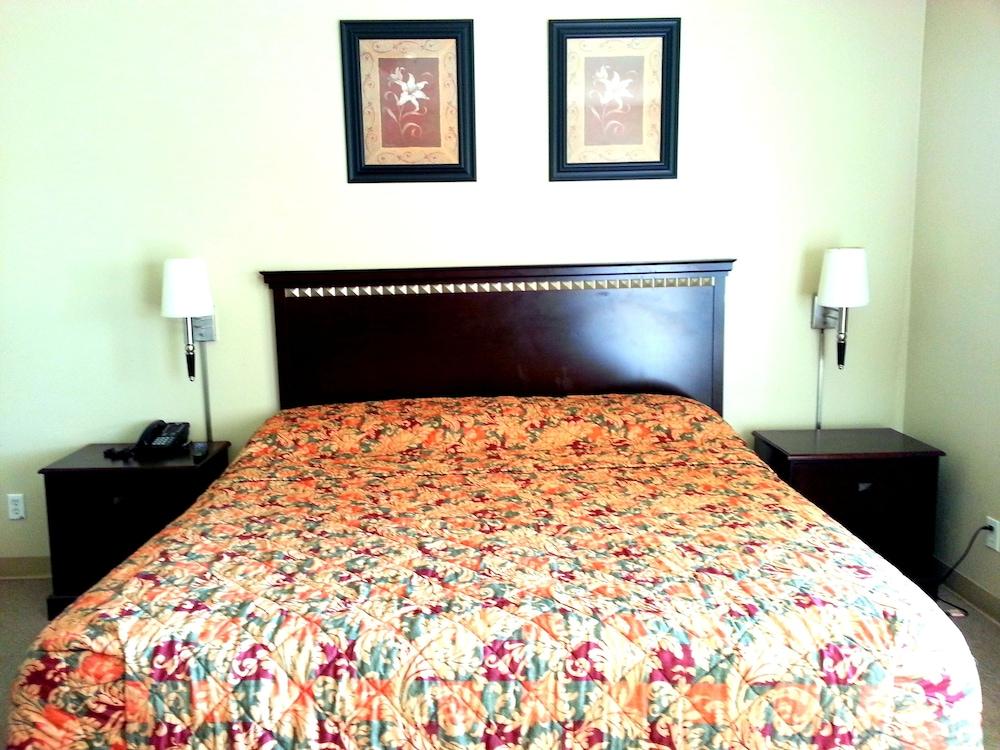 Crossroads Inn & Suites photo 30