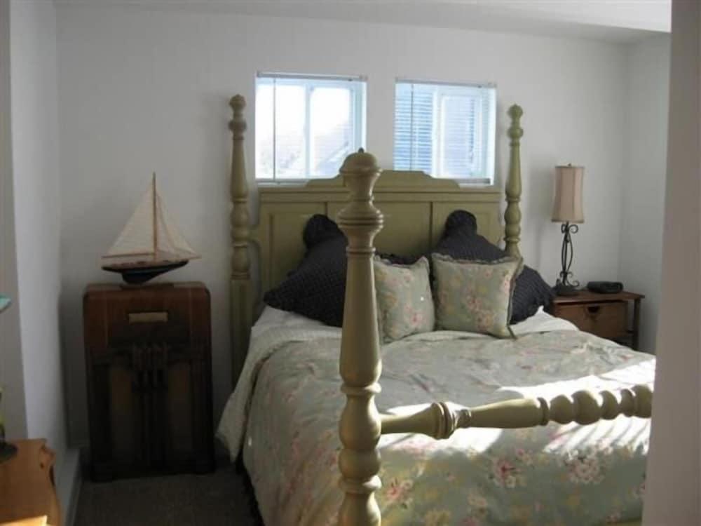 Island View Inn photo 7