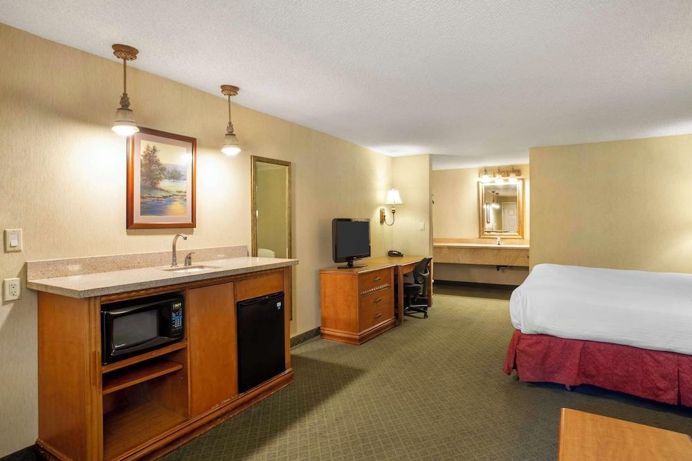 Best Western Shadow Inn photo 7