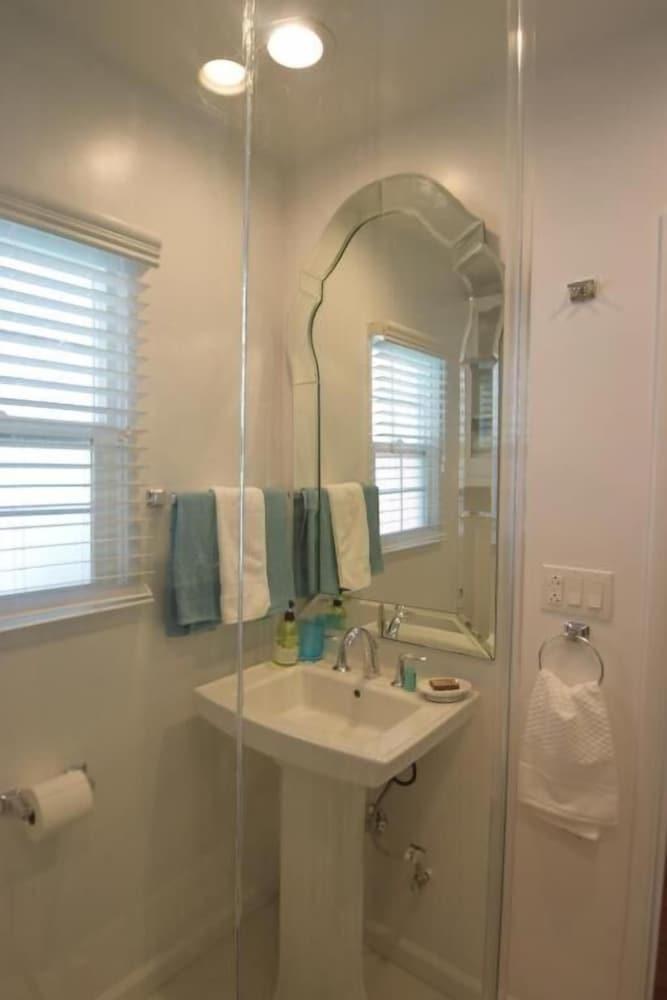 Boutique 444 photo 22