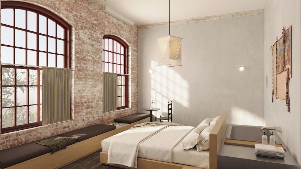 Pocketbook Hotel and Bath photo 4