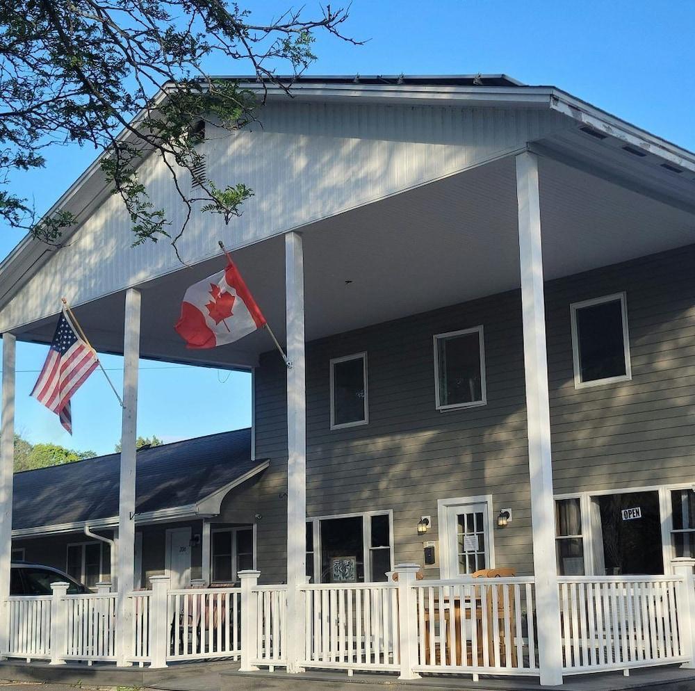 Capt.'s Inn & Suites photo 7