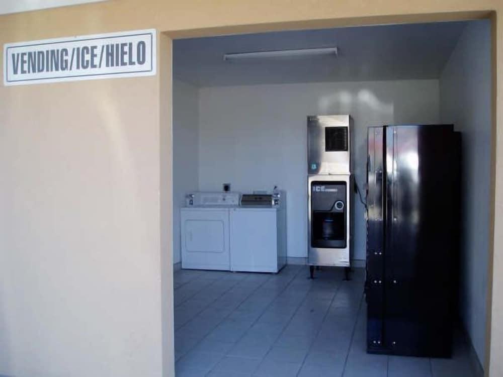Texas Inn and Suites at La Joya photo 12