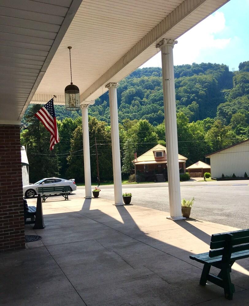 Cumberland Gap Inn photo 30