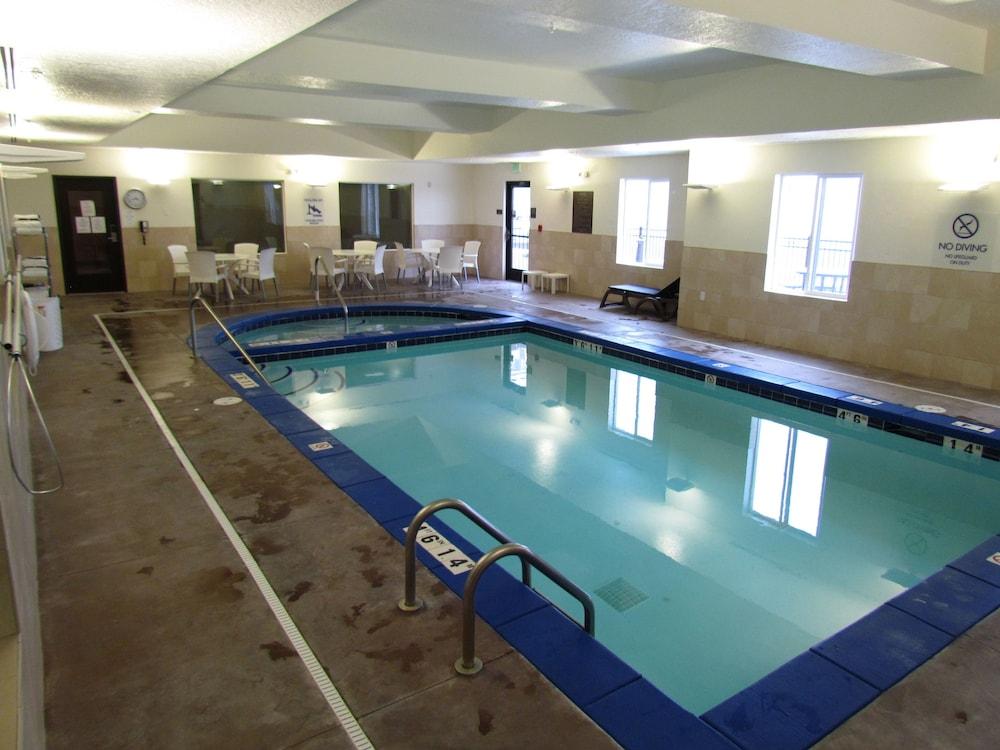 Heartland Inn and Suites photo 10