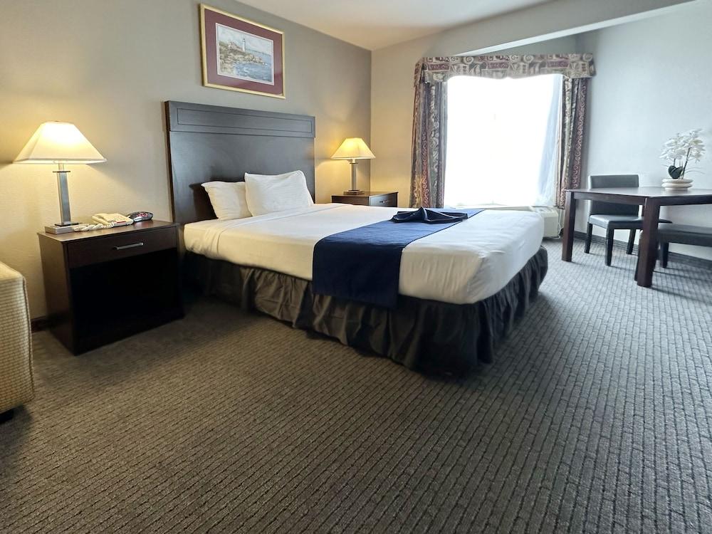 BayVue Hotel, Resort and Suites photo 79