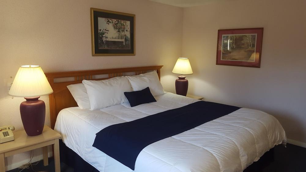 Eastern Inn & Suites photo 3