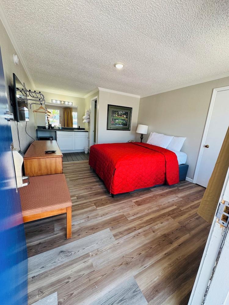 Oak Grove Inn photo 7