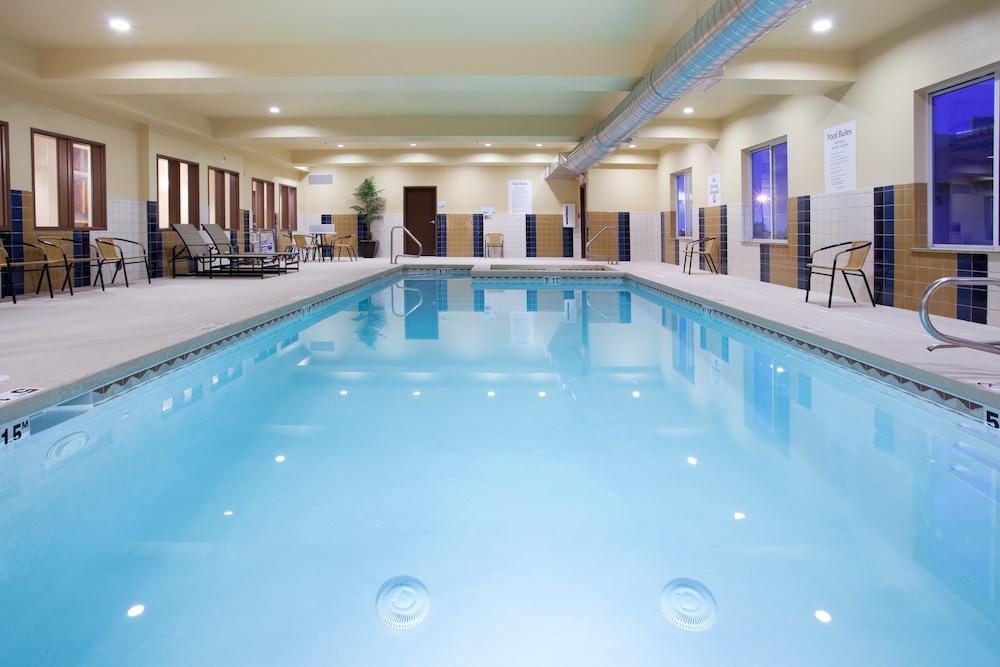 Holiday Inn Express Hotel & Suites LAMAR by IHG photo 13