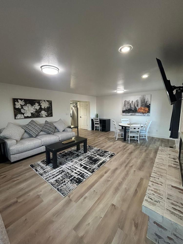 CB&M Downtown Suites photo 6
