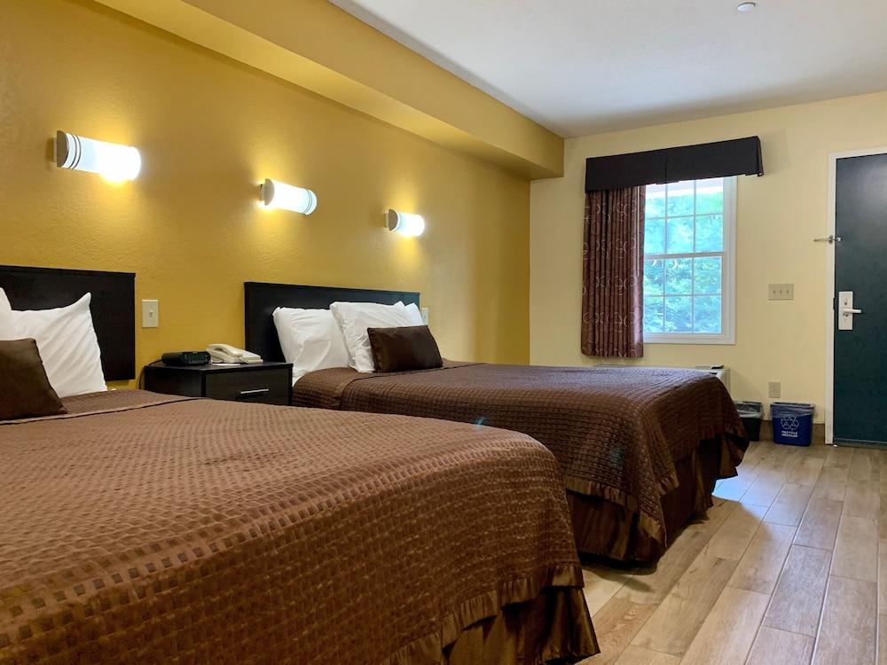 Executive Inn And Suites photo 18