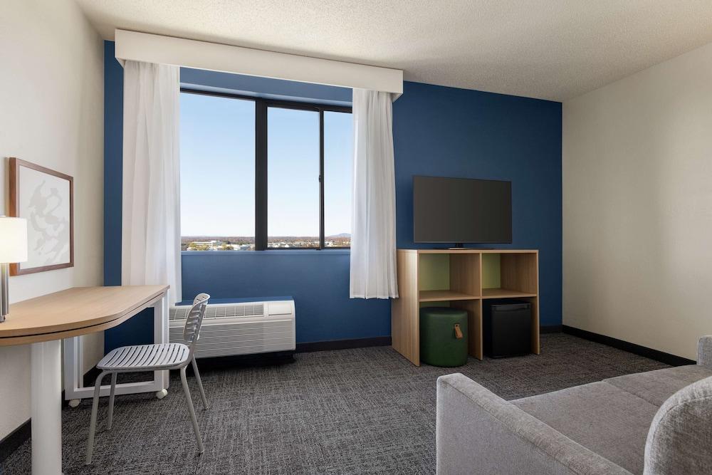 Spark by Hilton Germantown Washington DC North photo 21