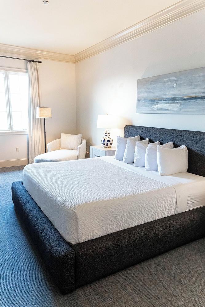 Carriage House Hotel photo 5