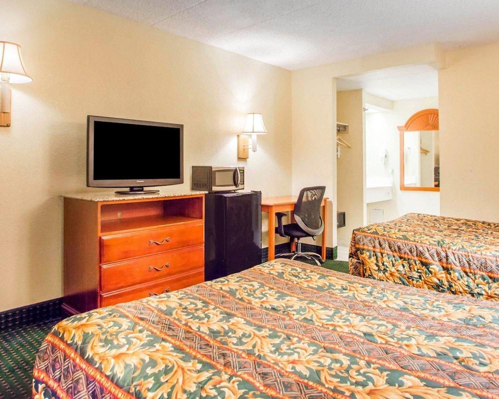 Rodeway Inn Mount Laurel Hwy 73 photo 10