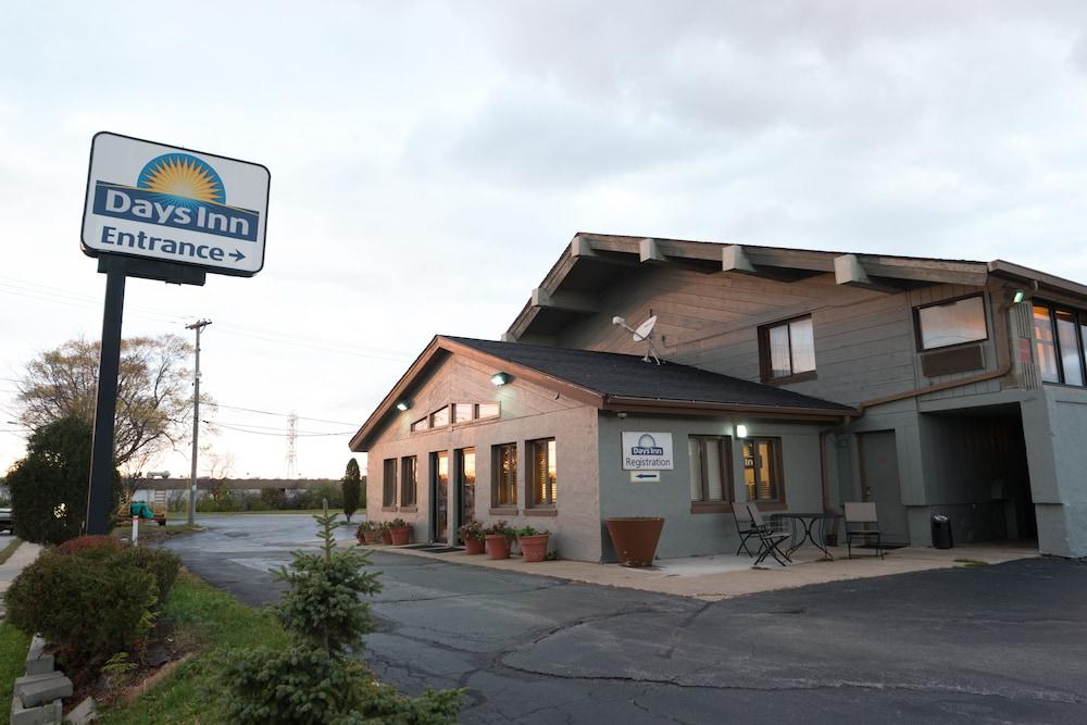 Days Inn by Wyndham West Allis/Milwaukee photo 1