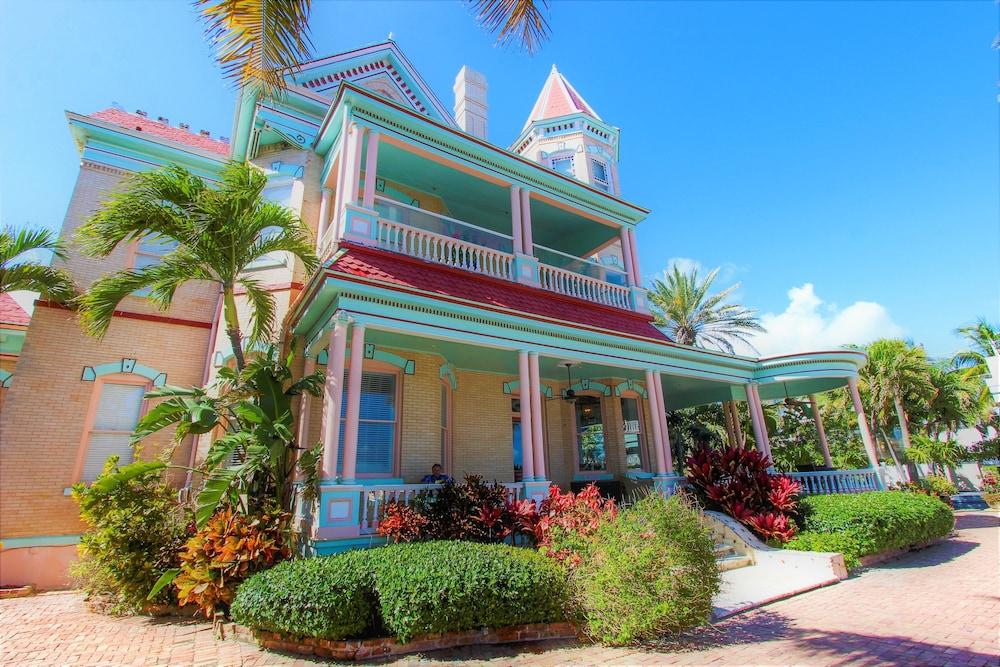 Southernmost House photo 61