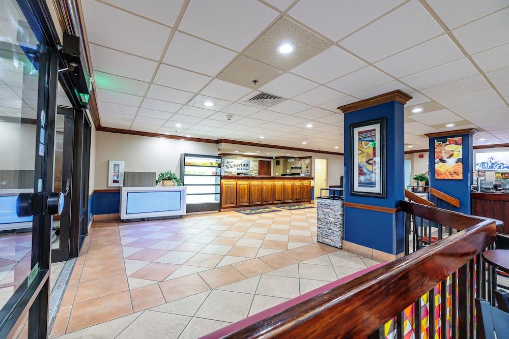 New Victorian Inn & Suites photo 35