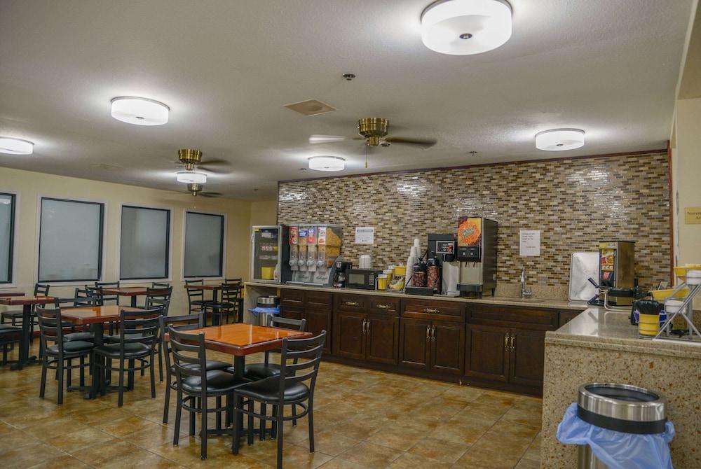 Days Inn by Wyndham Mount Vernon photo 14