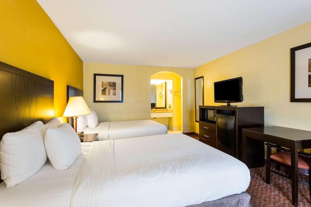 Quality Inn Indianola photo 31
