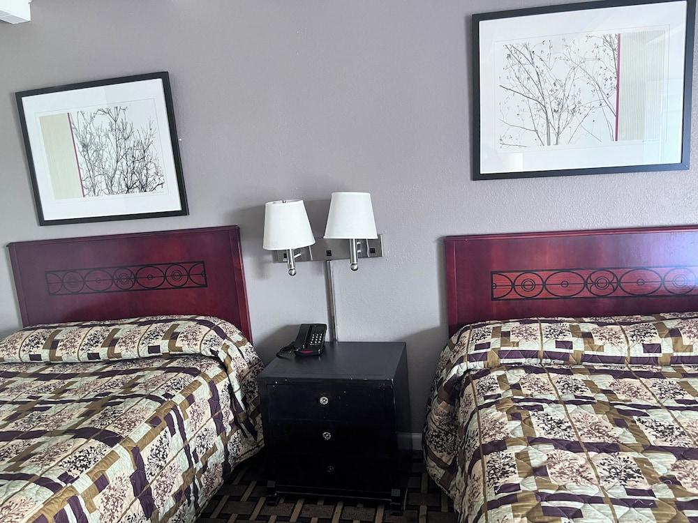 expressway inn photo 2