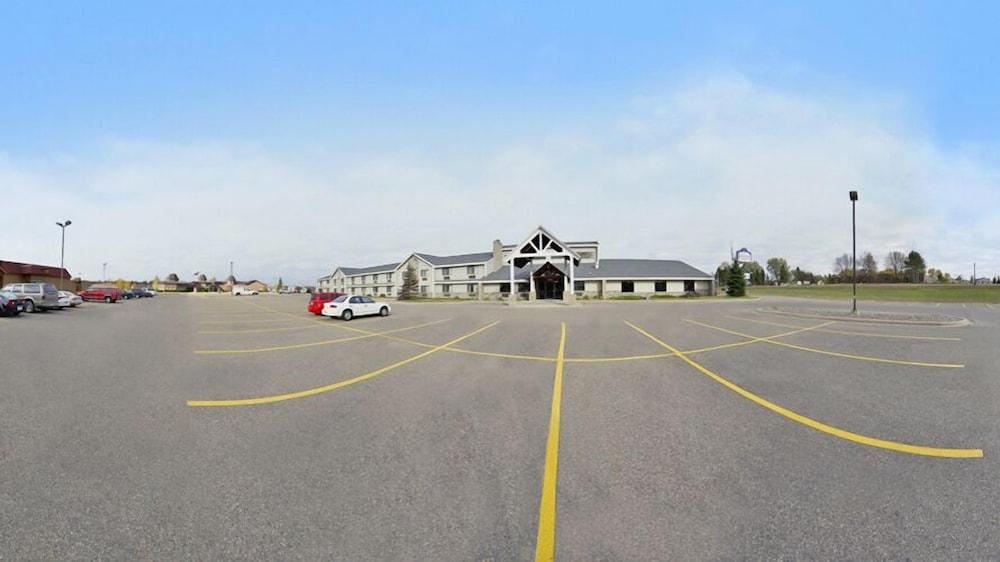 New Prague Inn & Suites photo 25